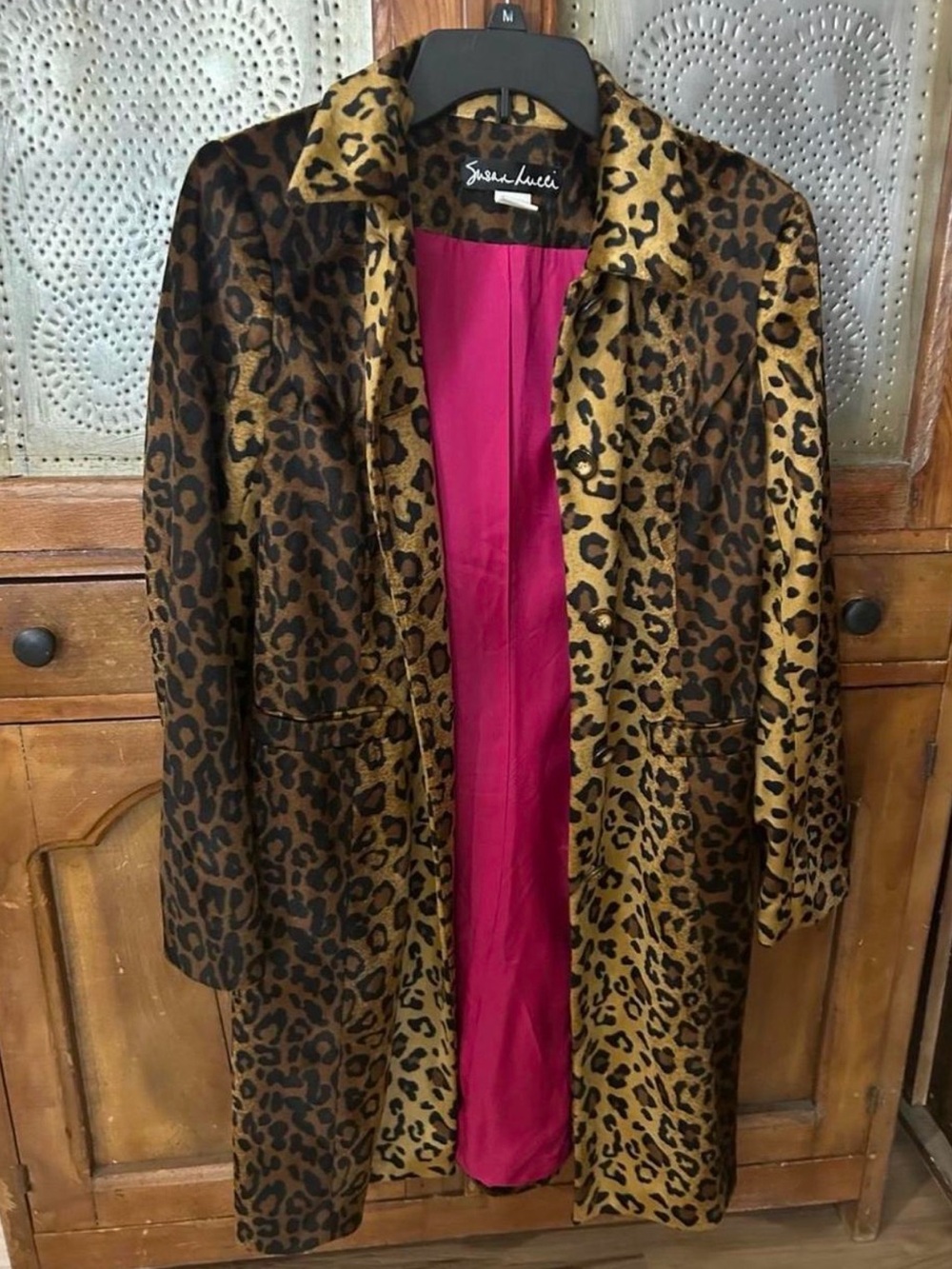 Susan Lucci RARE leopard print coat with pink lining. Size: 6